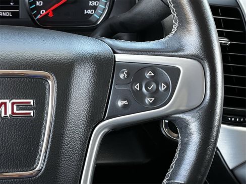 Used 2017 GMC Yukon SLT image 14