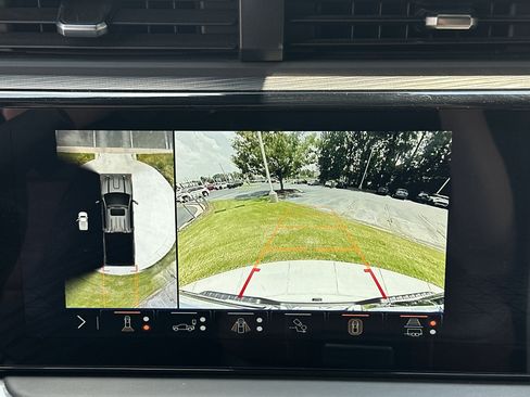 Used 2025 GMC Sierra 2500 Denali Ultimate AWD/4WD image 25