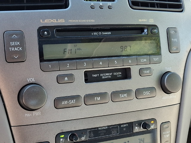 Used 2005 Lexus ES 330 FWD image 16