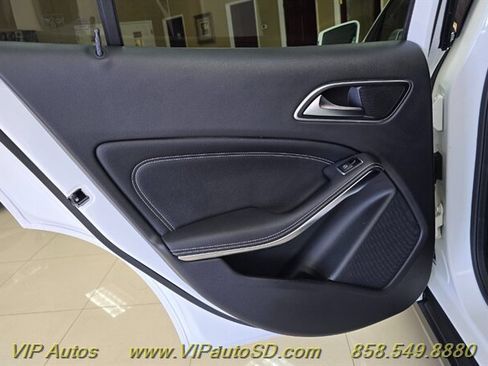 Used 2020 Mercedes-Benz GLA 250 4MATIC w/ Convenience Package image 16