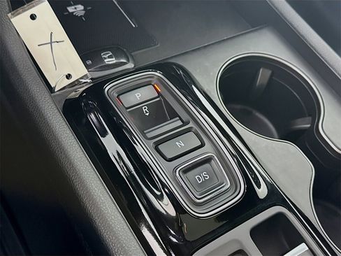 Used 2025 Honda Pilot TrailSport image 14