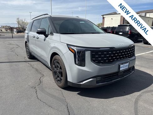 Used 2025 Kia Carnival SX Prestige image 1