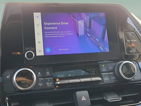 Certified 2024 Toyota Highlander XLE image 20