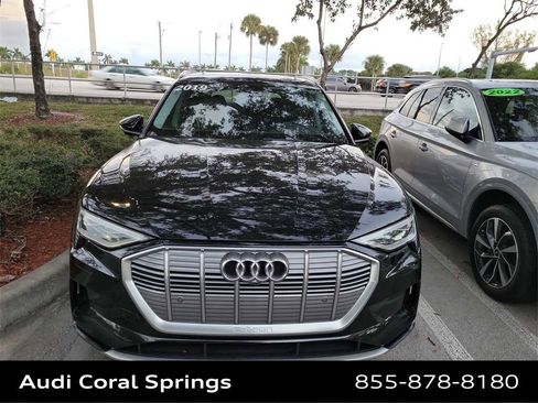Used 2019 Audi e-tron Premium Plus image 10