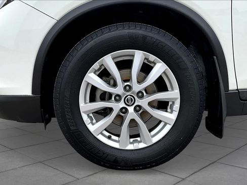 Used 2019 Nissan Rogue SV FWD image 11