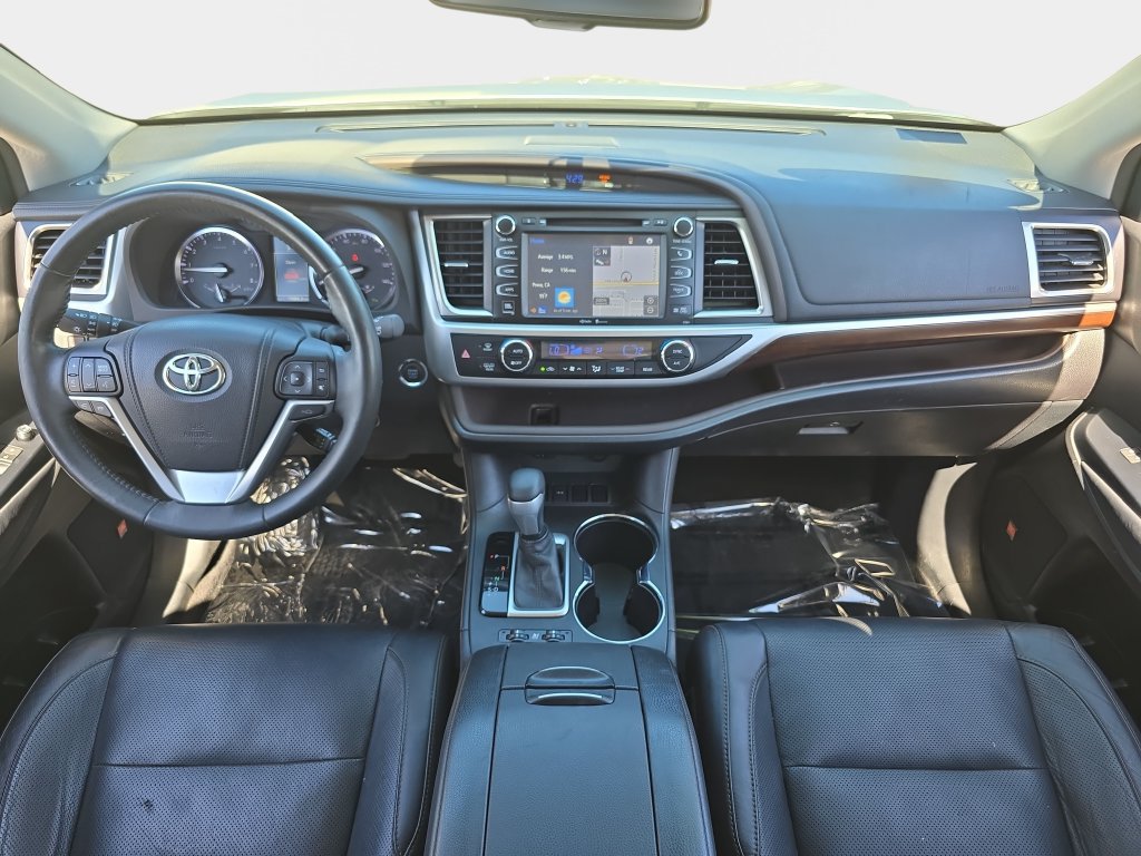 Used 2014 Toyota Highlander Limited Platinum FWD image 10