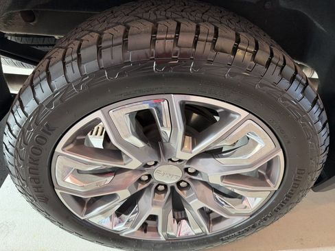 Used 2024 GMC Sierra 1500 Denali image 8