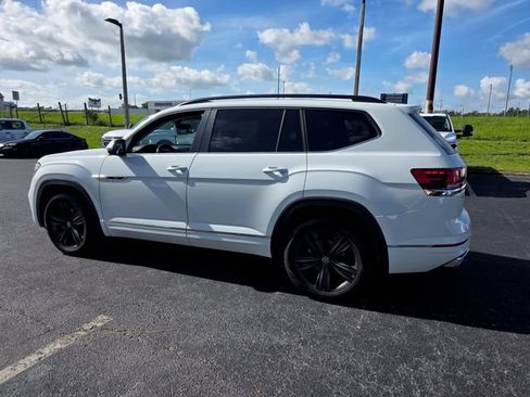Used 2021 Volkswagen Atlas SE w/ Panoramic Sunroof Package FWD image 7