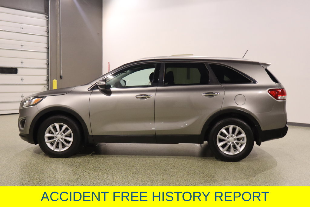 Used 2017 Kia Sorento FWD image 5