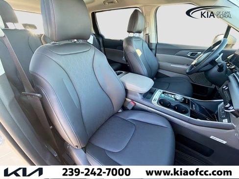 New 2026 Kia Carnival SX image 13