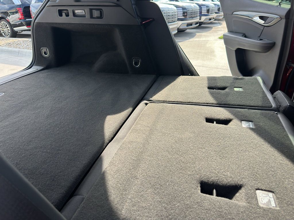 Used 2022 Buick Envision Essence w/ Safety Package FWD image 36