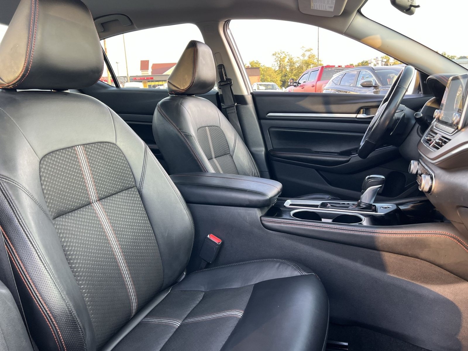 Used 2024 Nissan Altima 2.5 SR FWD image 25