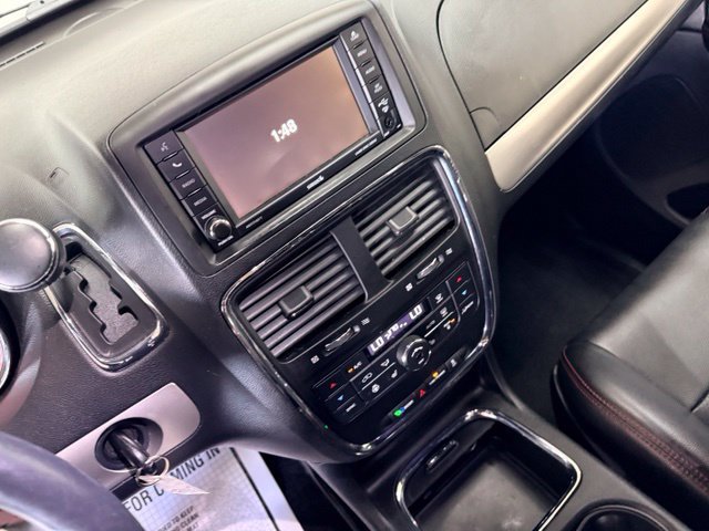 Used 2017 Dodge Grand Caravan GT FWD image 28