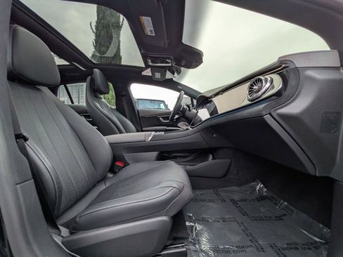 Used 2023 Mercedes-Benz EQS 580 4MATIC Sedan image 22