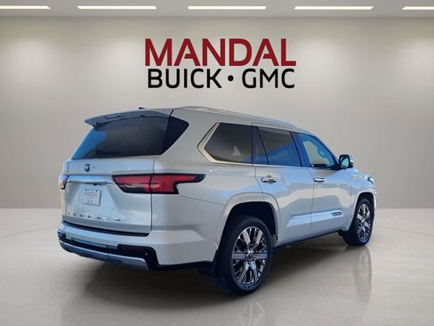 Used 2024 Toyota Sequoia Capstone image 6