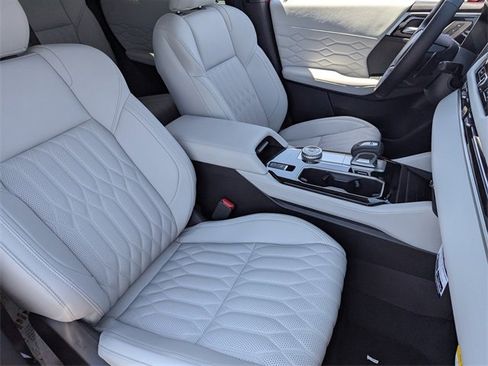 New 2025 Mitsubishi Outlander SEL image 6