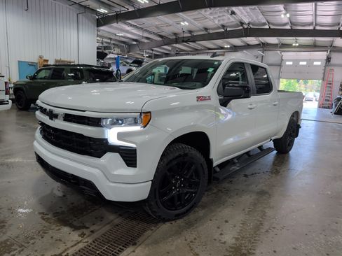 Used 2023 Chevrolet Silverado 1500 RST w/ Z71 Off-Road Package AWD/4WD image 6