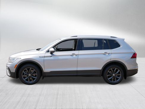 Certified 2023 Volkswagen Tiguan SE FWD image 4