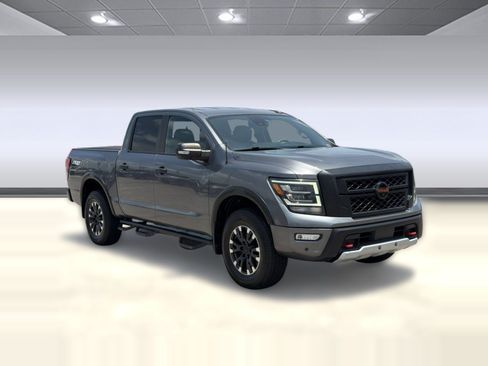 Used 2020 Nissan Titan PRO-4X w/ Pro-4x Convenience Package AWD/4WD image 7