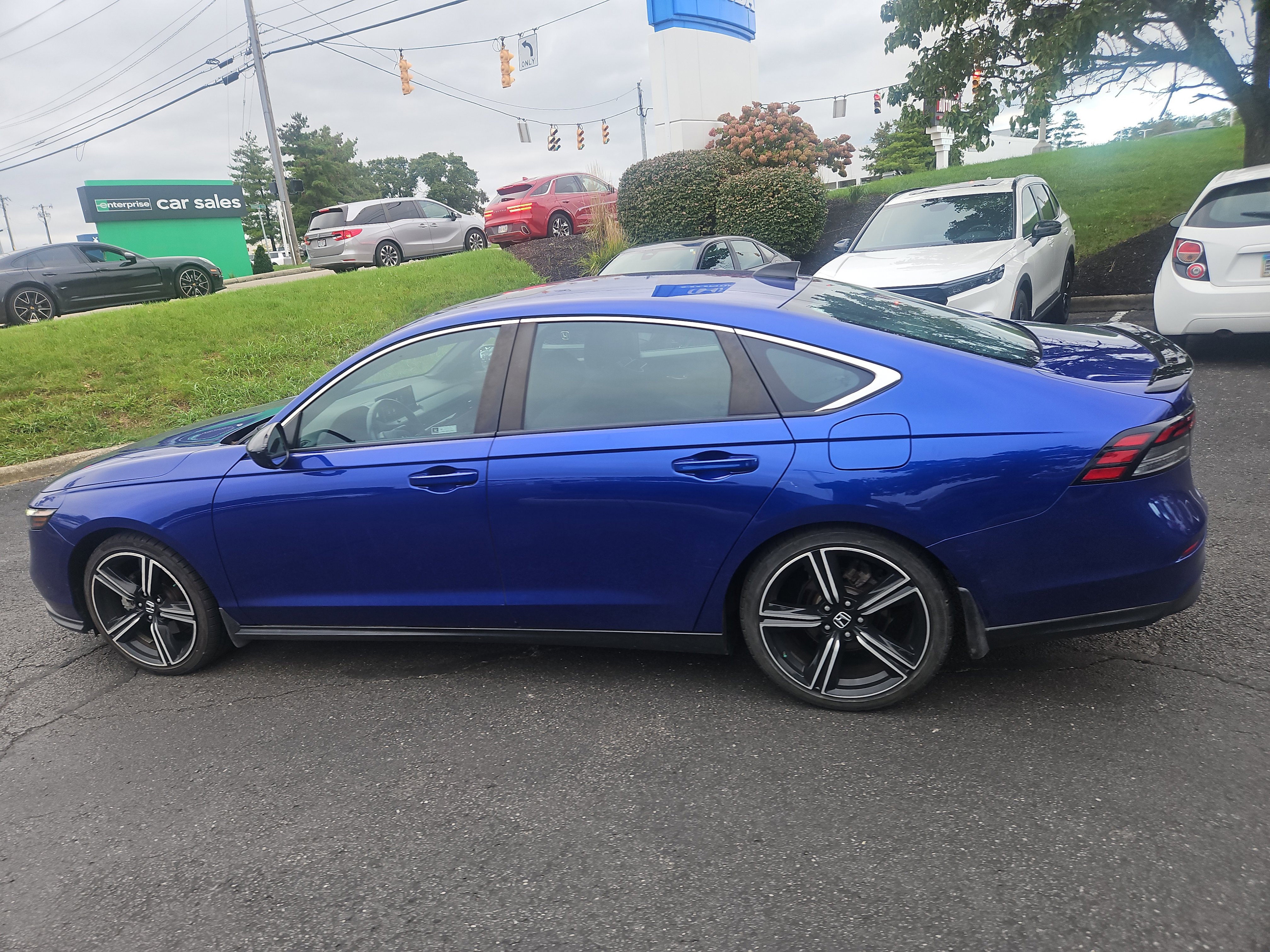 Used 2023 Honda Accord Sport image 9