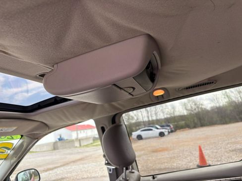 Used 2005 Dodge Grand Caravan SXT image 21