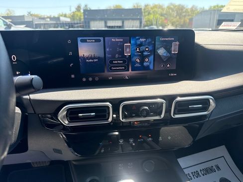 Used 2026 Nissan Sentra SV w/ Floor Mat Package FWD image 17