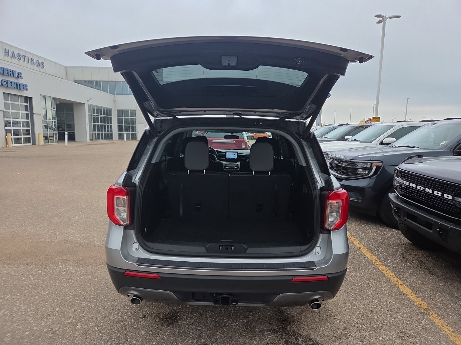 Certified 2023 Ford Explorer XLT w/ Equipment Group 202A AWD/4WD image 13