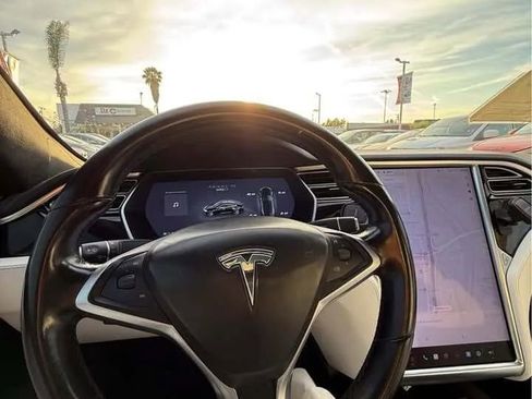Used 2017 Tesla Model S 100D AWD/4WD image 5