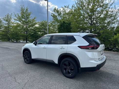 New 2026 Nissan Rogue SV AWD/4WD image 3