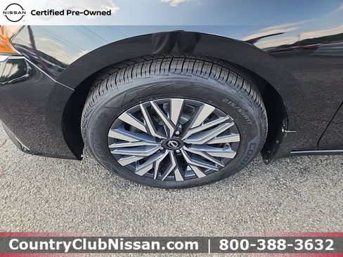 Certified 2023 Nissan Altima 2.5 SV w/ SV Premium Package AWD/4WD image 32