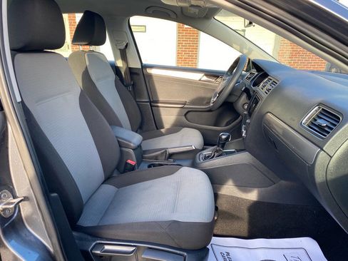 Used 2017 Volkswagen Jetta S w/ Jetta S Cold Weather Package image 12