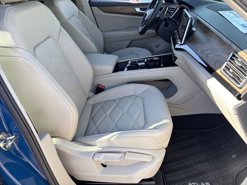 New 2026 Volkswagen Atlas SE FWD image 8