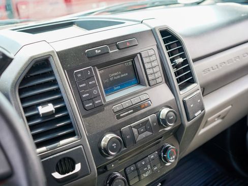 Used 2018 Ford F250 XL w/ STX Appearance Package RWD image 13