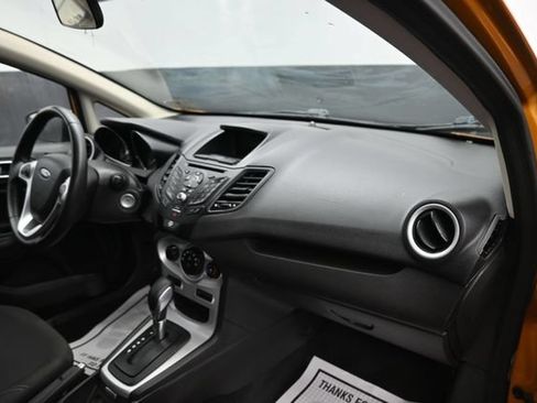 Used 2016 Ford Fiesta SE FWD image 9