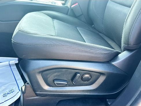 Used 2022 Ford Explorer XLT AWD/4WD image 18