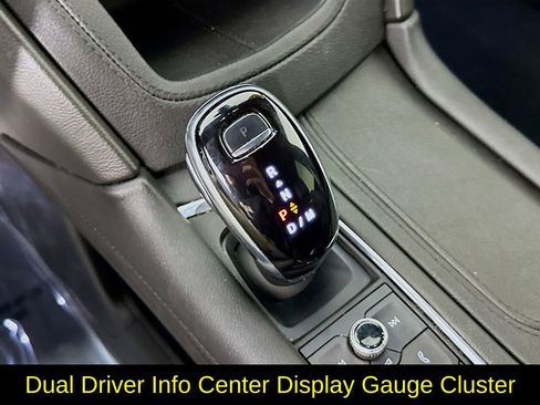 Used 2022 Cadillac XT5 Premium Luxury w/ Technology Package image 23