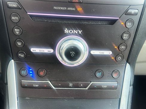 Used 2018 Ford Edge Titanium w/ Equipment Group 301A FWD image 16