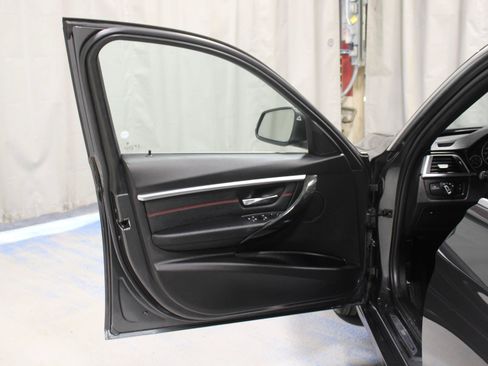 Used 2018 BMW 330i xDrive Sedan w/ Convenience Package AWD/4WD image 26
