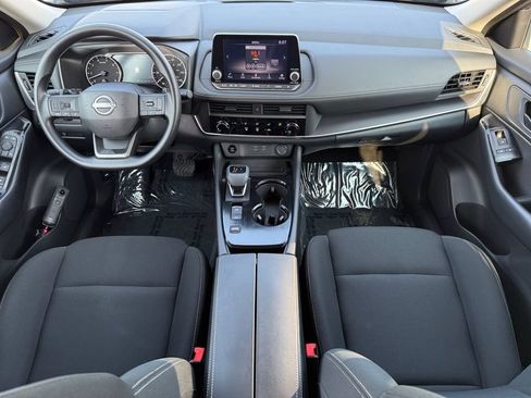 Used 2025 Nissan Rogue S FWD image 12