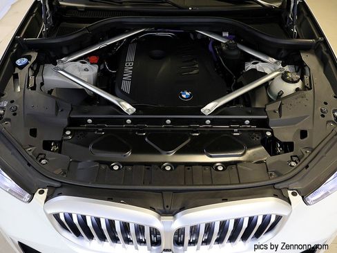 Certified 2025 BMW X5 xDrive40i w/ Climate Comfort Package image 40