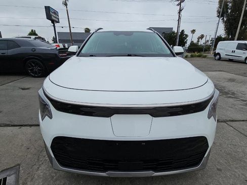 Used 2023 Kia Niro Wind FWD image 2