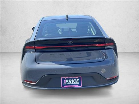 Used 2025 Toyota Prius LE image 6