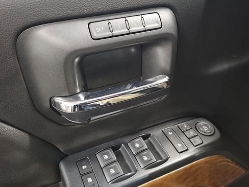 Used 2017 Chevrolet Silverado 2500 LTZ w/ LTZ Plus Package image 26