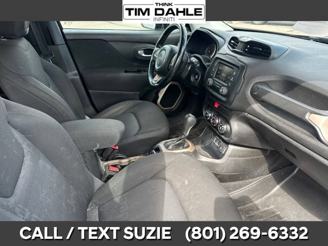 Used 2017 Jeep Renegade Latitude FWD image 16