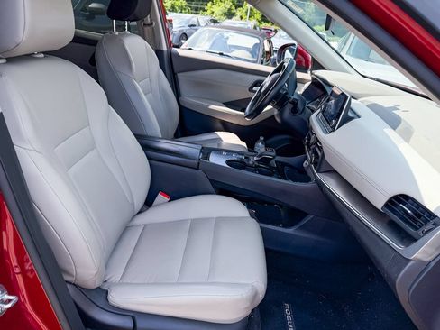 Certified 2023 Nissan Rogue SV w/ SV Premium B Package FWD image 11