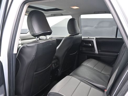 Used 2016 Toyota 4Runner SR5 Premium image 20