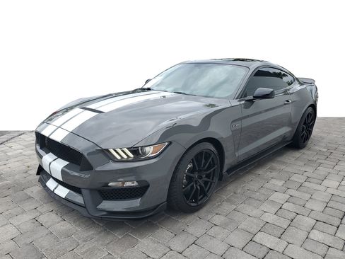 Used 2018 Ford Mustang Shelby GT350 w/ Convenience Package RWD image 3