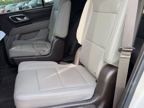 Used 2022 Chevrolet Tahoe LT w/ Luxury Package AWD/4WD image 25
