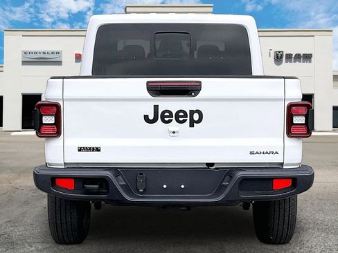 New 2026 Jeep Gladiator Sport image 4