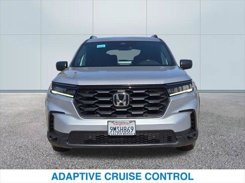 Certified 2025 Honda Pilot Sport image 3